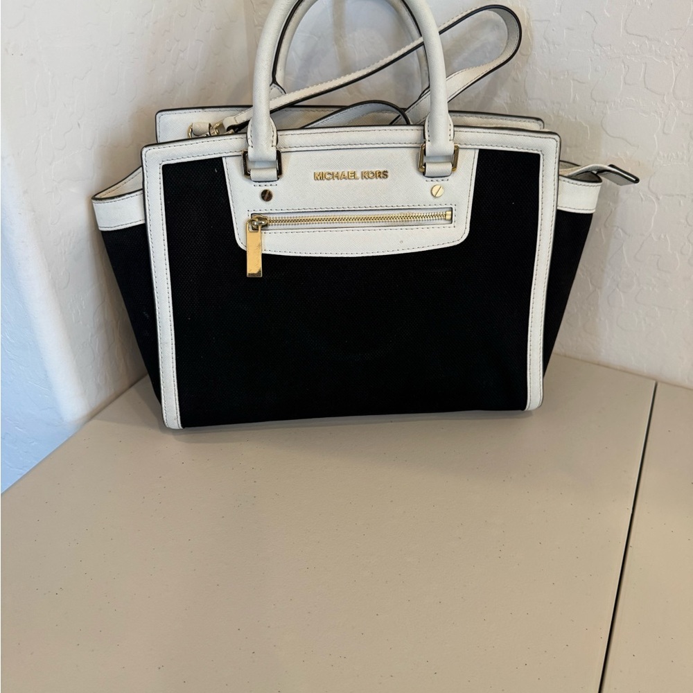 Michael Kors Selma Satchel – Black Canvas & White Leather – EUC